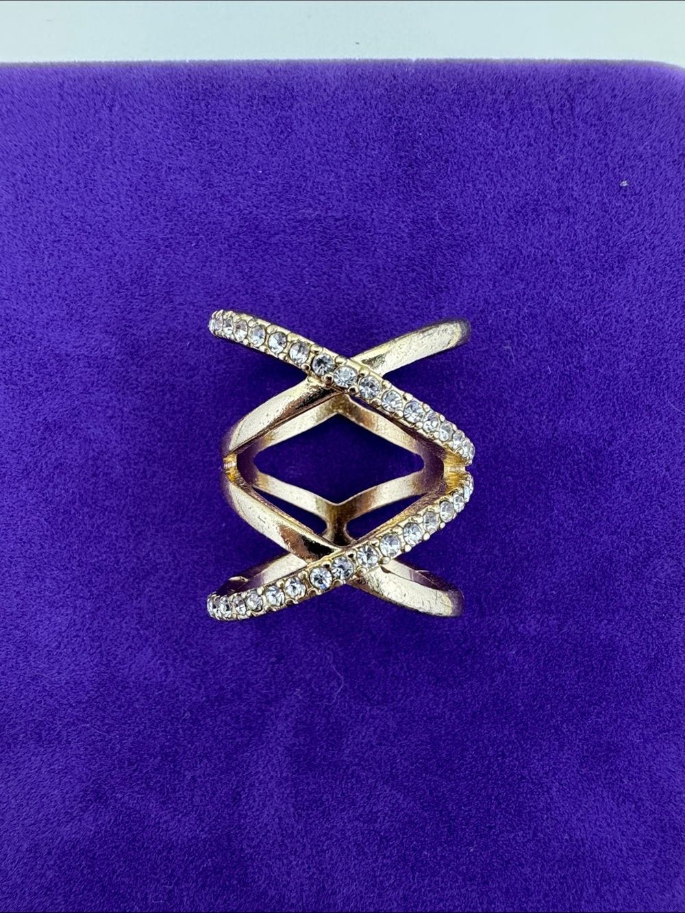 💛 Classic Gold Tone Crisscross Crystal Statement Ring | Bold